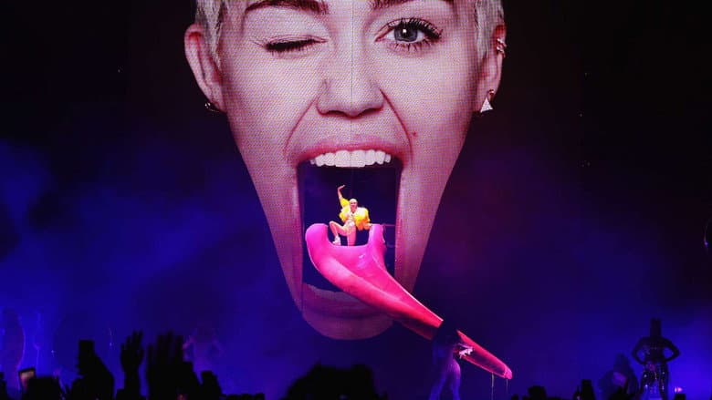 Miley Cyrus: Bangerz Tour still
