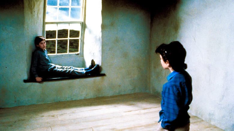 Paperhouse still