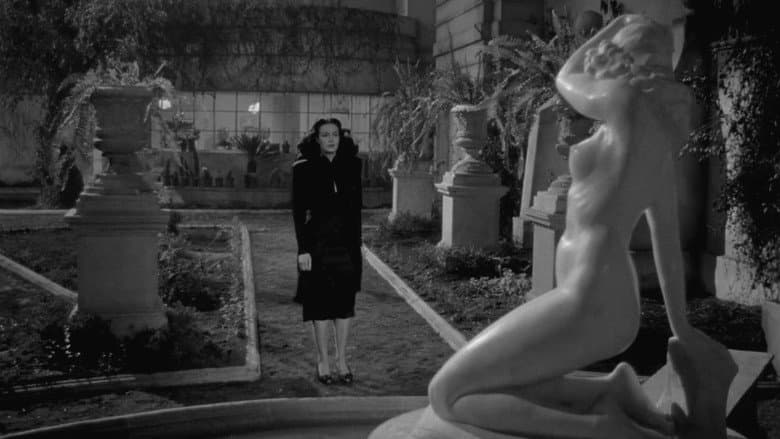 The Kneeling Goddess still