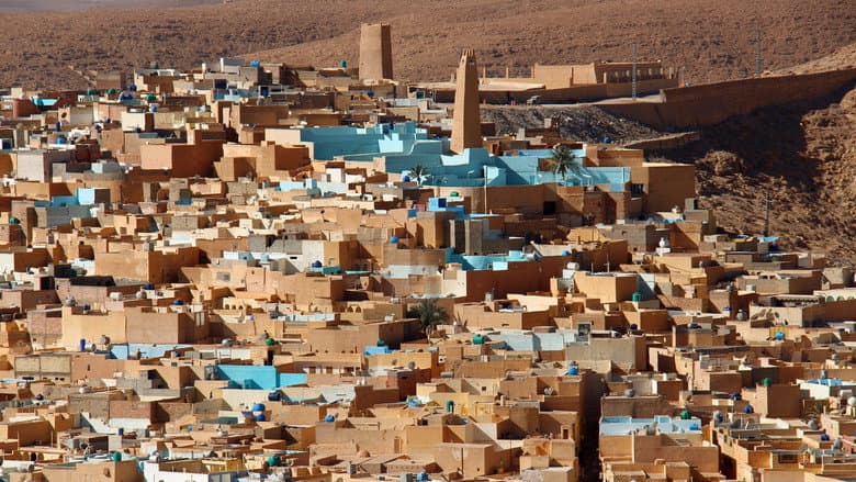 Towards the South, A journey around earthen architecture and André Ravéreau still