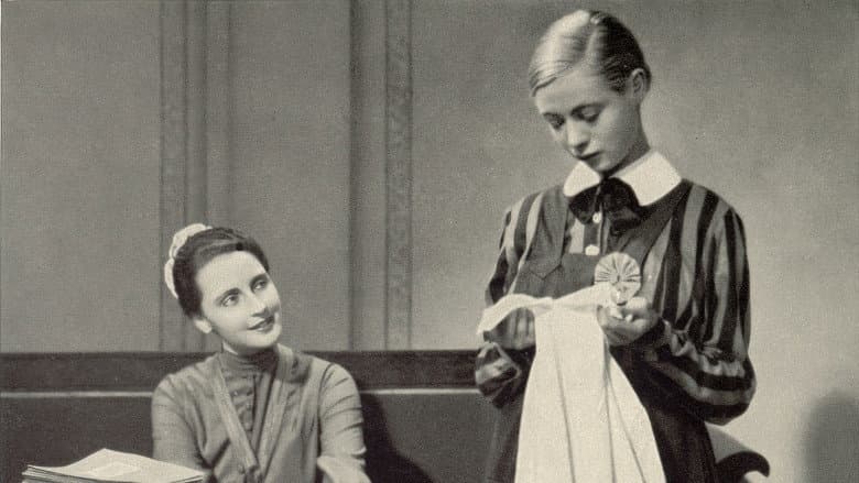 Mädchen in Uniform still