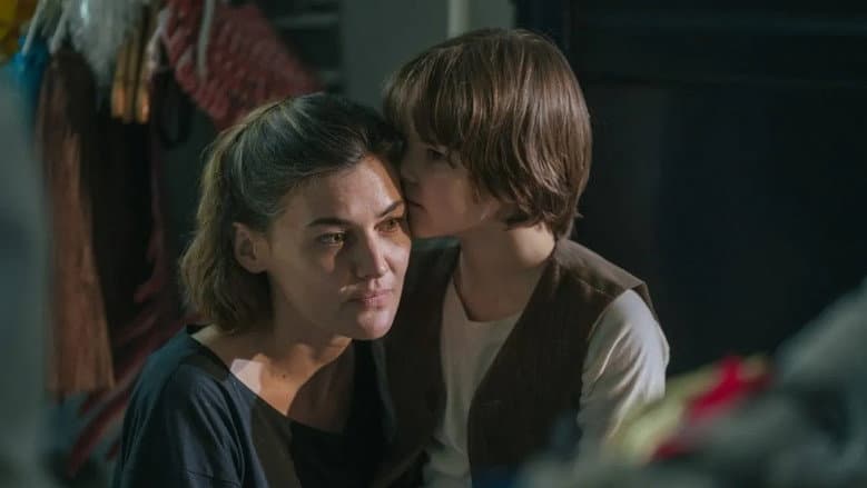 La mitad de Ana still