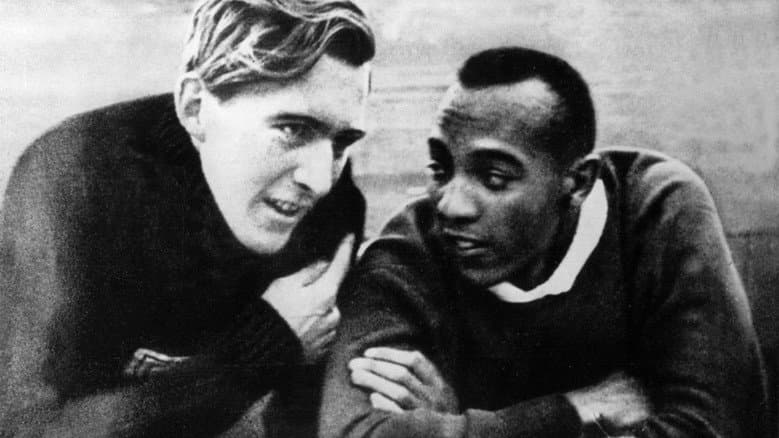 Jesse Owens et Luz Long : le temps d'une étreinte still