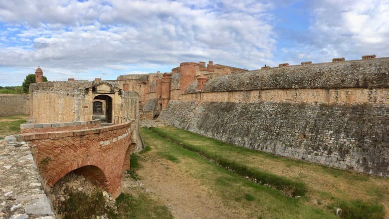 The Glorious Story of Castles still