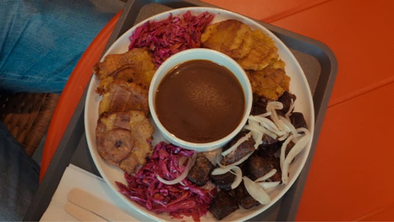 Mikelande: L'exil, la mémoire et le griot still