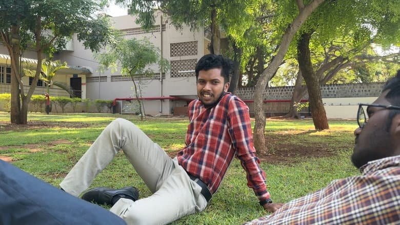 Moondru Kanavugal still