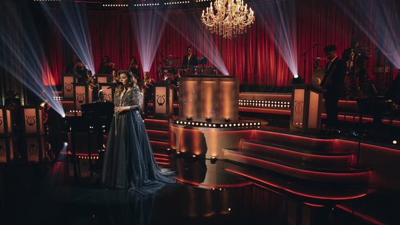 Kelly Clarkson Presents: When Christmas Comes Around still