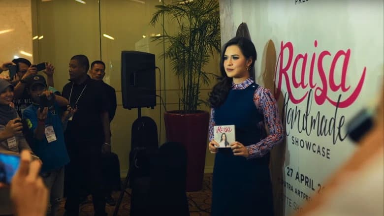 Harta Tahta Raisa still