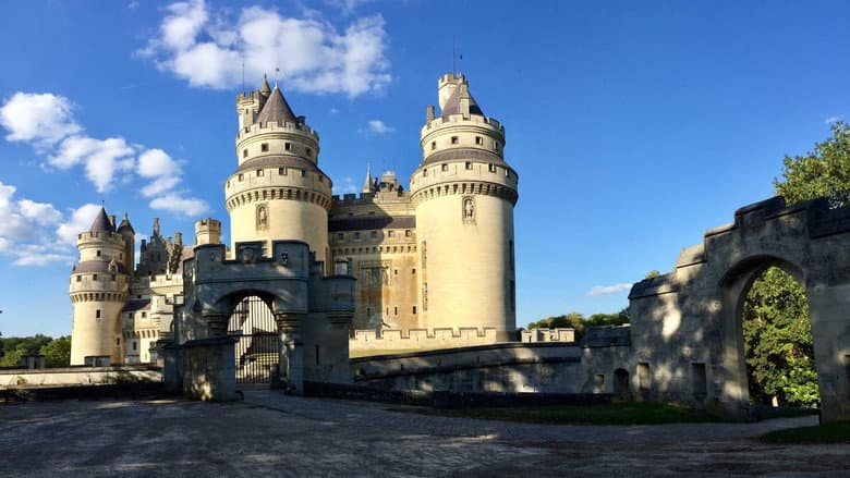 The Glorious Story of Castles still