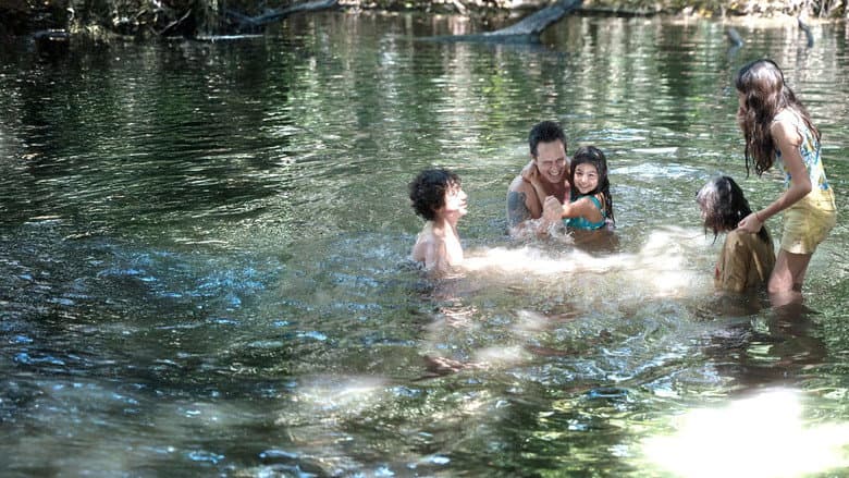 Familia a la deriva still