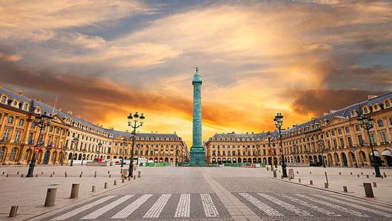 Place Vendôme still