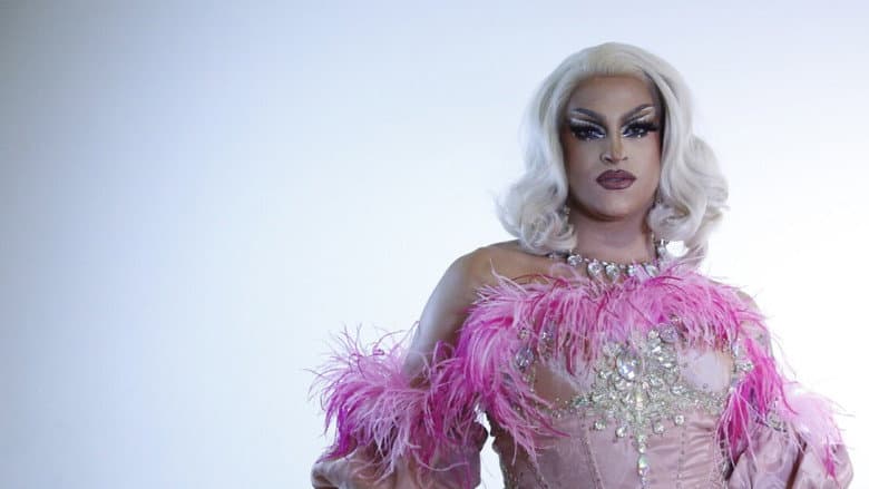 Drag Queens em Cena: A Expressão de Almas Artísticas still