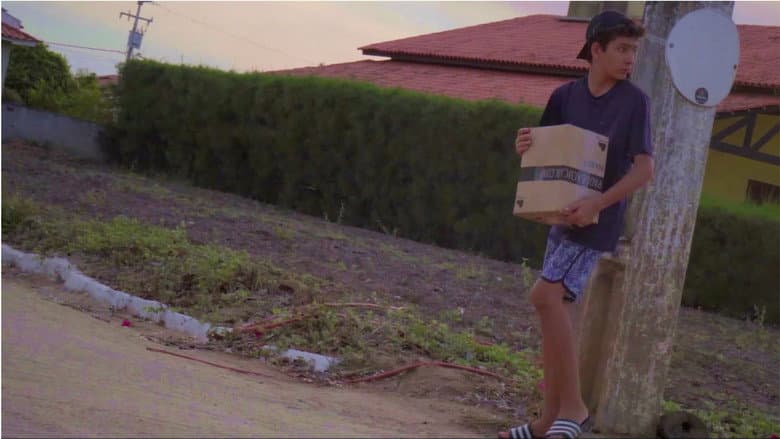 A entrega still