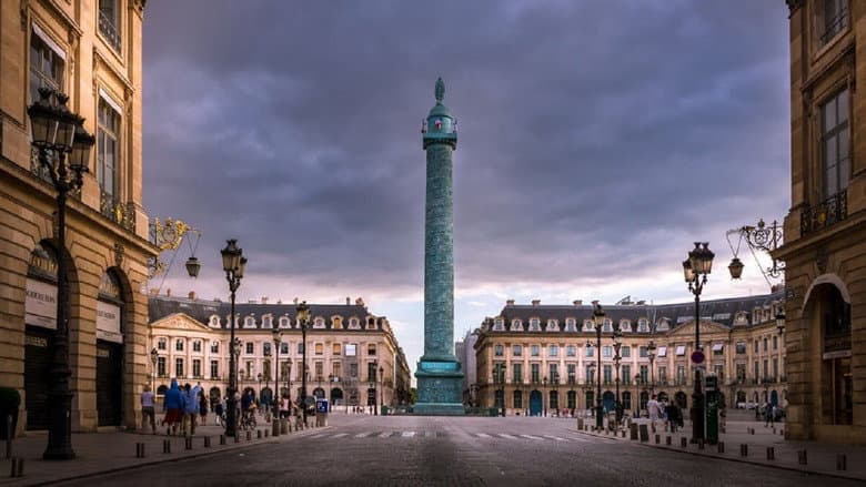 Place Vendôme still