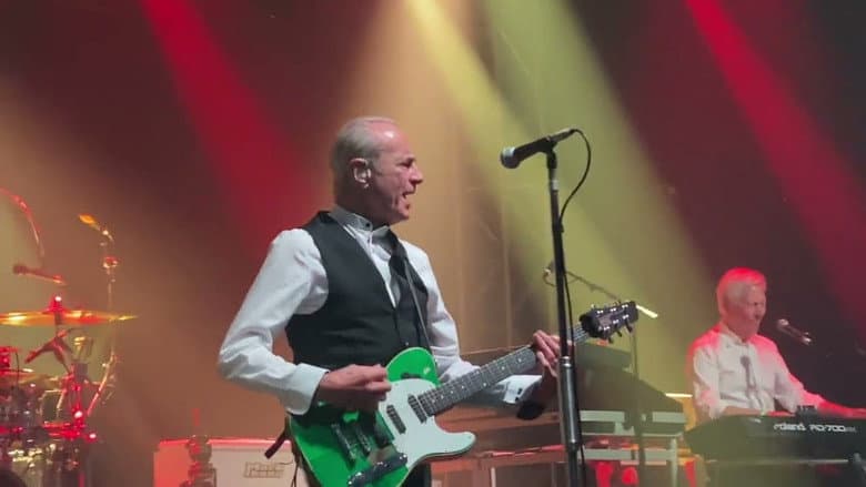 Status Quo, Rockin' All Over The World still